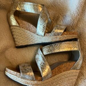 Gold Wedge espadrilles